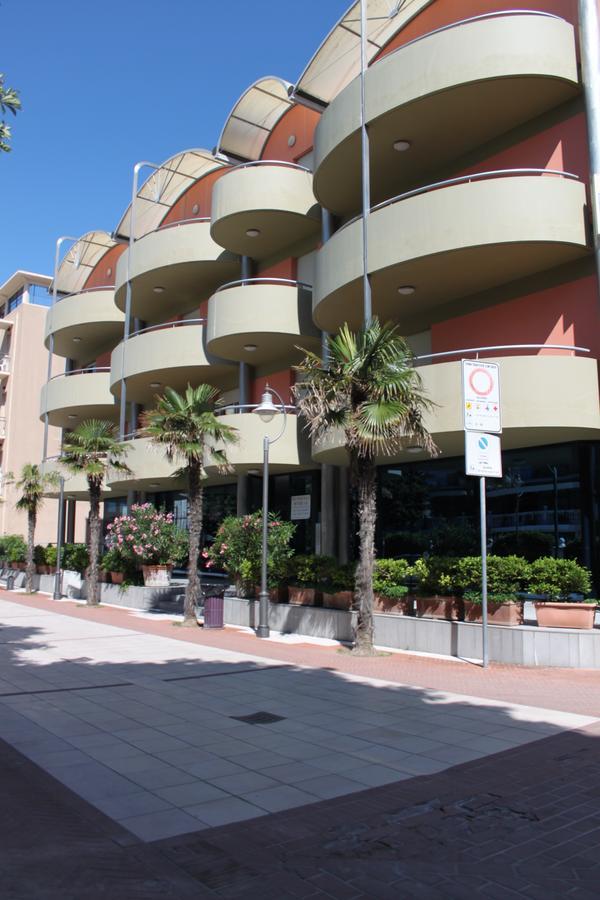 Residence Myricae Bellaria-Igea Marina Exterior foto